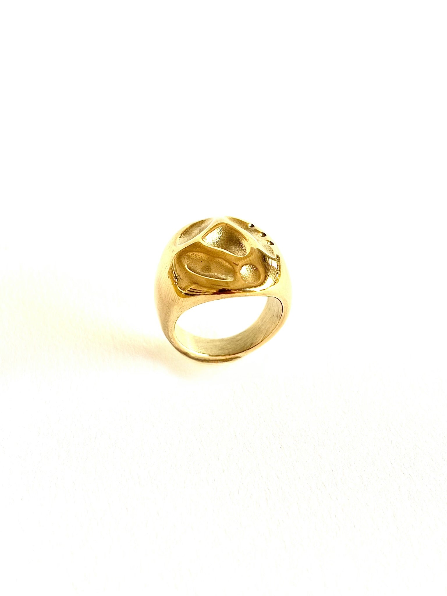 "Carla" ring